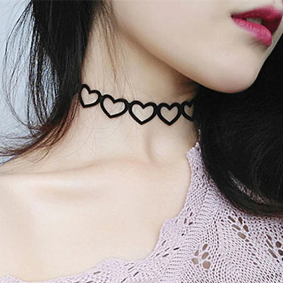 Handmade Velvet Lace Vintage Choker Necklace for Women Collar Torques Trendy Neck Jewelry Stretch Charm Gothic Punk Black Heart