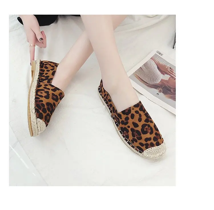 Женские лоферы на плоской подошве; пикантная удобная обувь с леопардовой подошвой из флока; нескользящие Эспадрильи с круглым носком