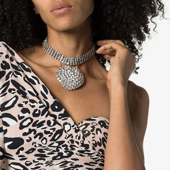 

Crystal heart pendant choker necklace for women party night club luxury hperbole short necklace fashion 2020