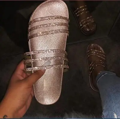 

High Quality Outdoor beach bright diamond rhinestone flat slippers 2020 summer new comfortable and durable home slippers sandal