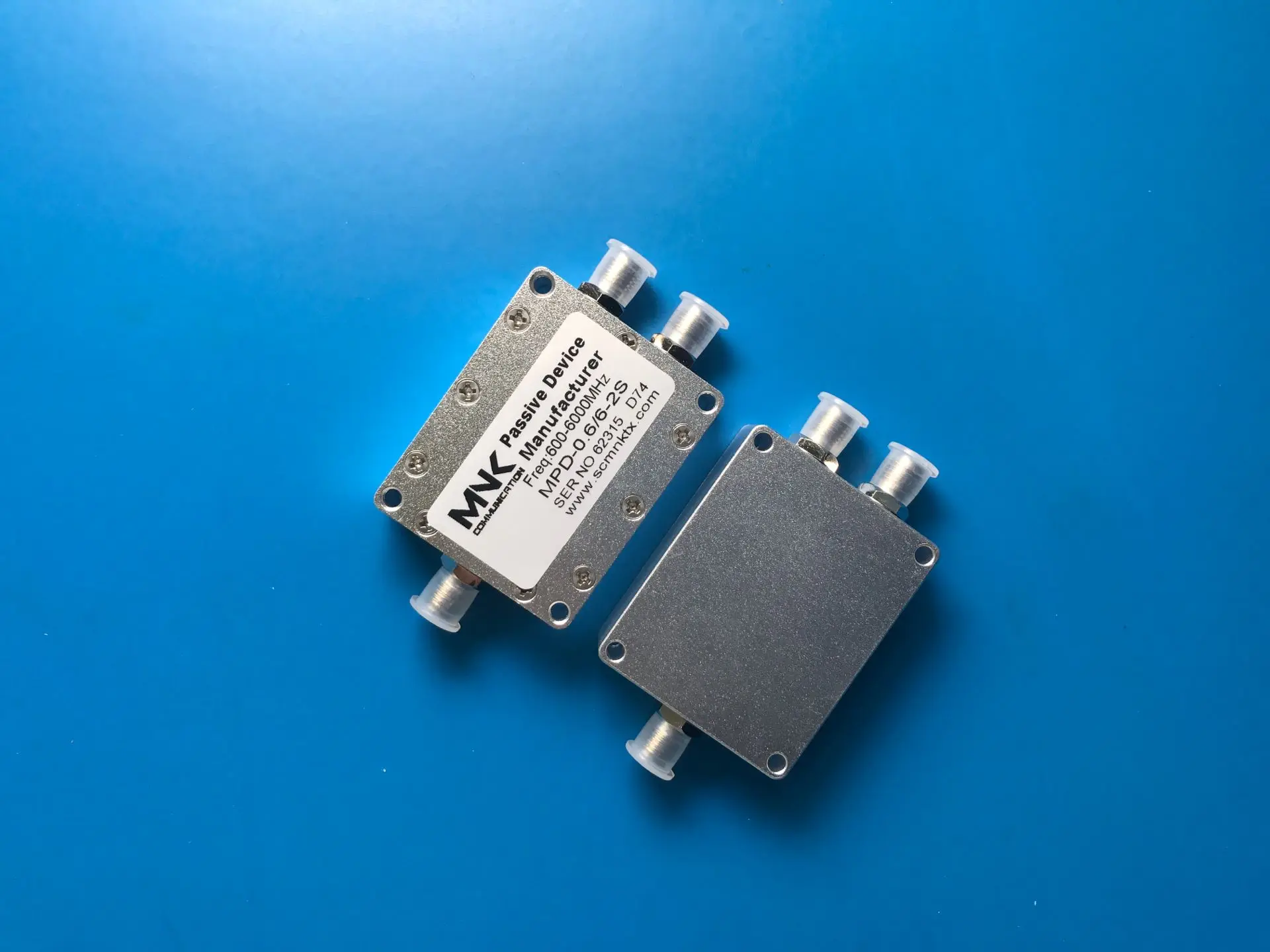 

SMA600-6000M Microstrip Divider GPS/WIFI Divided Power Combiner 0.6-6G Divided Power Combiner