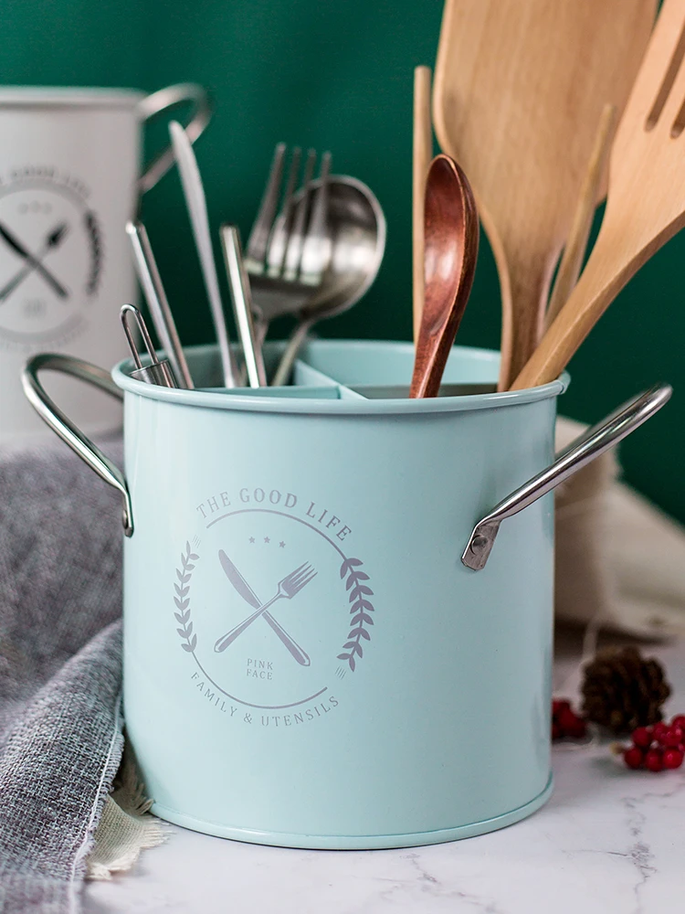 

Chopsticks Bucket Kitchen Storage Chopsticks with Drain Hole Kitchen Tool Bucket Knife and Fork Tank Rust Corrosion Resistance