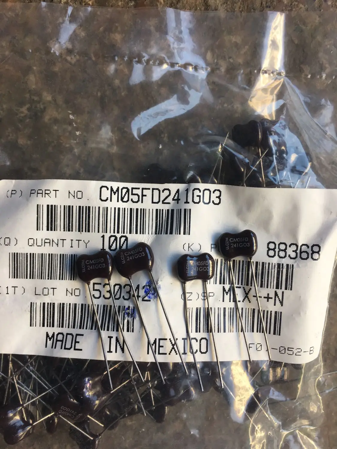 Слюдяной конденсатор CM05FD241G03 20 шт./50 шт. 500 в 221 пФ может быть заменен на ПФ МЧР