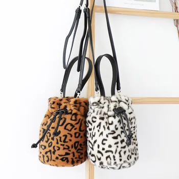 

2020 Fur Handbags Cute Plush Portable Bucket Bag Fashion Drawstring Shoulder Handbags Wild Crossbody Leopard Print Hairy Bag