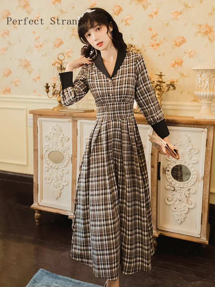 2020 Autumn Winter New Arrival Hot Sale Turn Down Collar Long Sleeve Plaid Women Long Dress