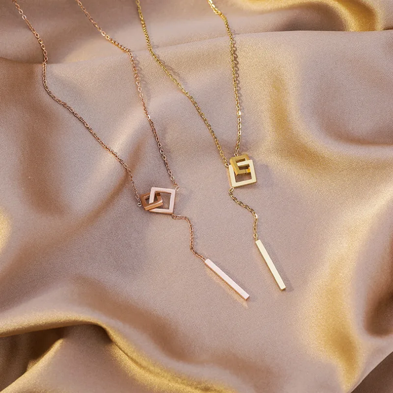 

2020 European American New Fashion Temperament Simple Necklace Metal Box One Word Pendant Tassel Chain Necklace Women Jewelry