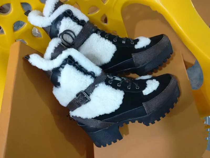 

Thick Bottom Martin Short Boots Women Winter Leisure Keep Warm Round-Toe Lace-Up Snow Shoes Woman Printed floral Botines Mujer