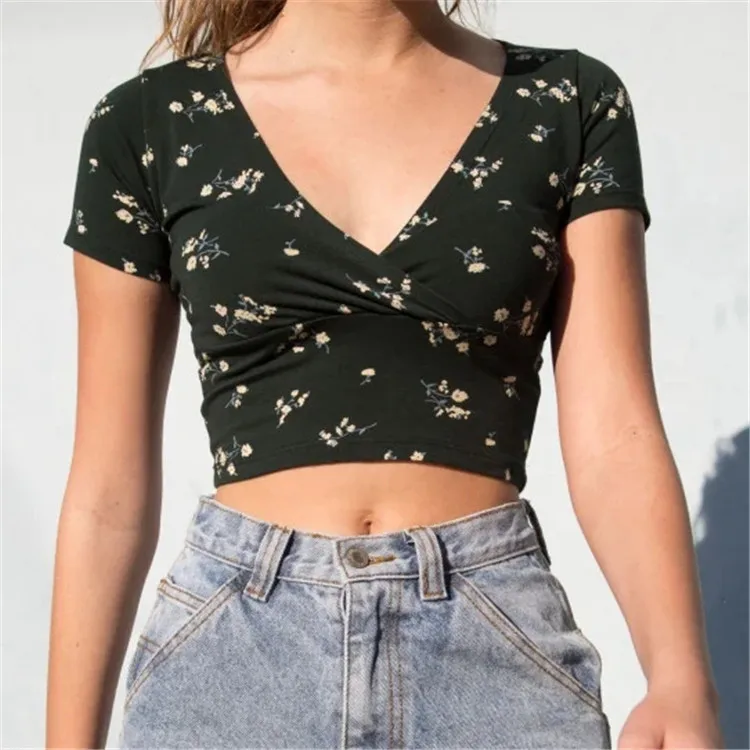 T Shirt Feminina Crop Top 2021 Brandy Melville Shirt Feminino Manga Curta  Tops V Pescoço Vest Mulheres De $199,53