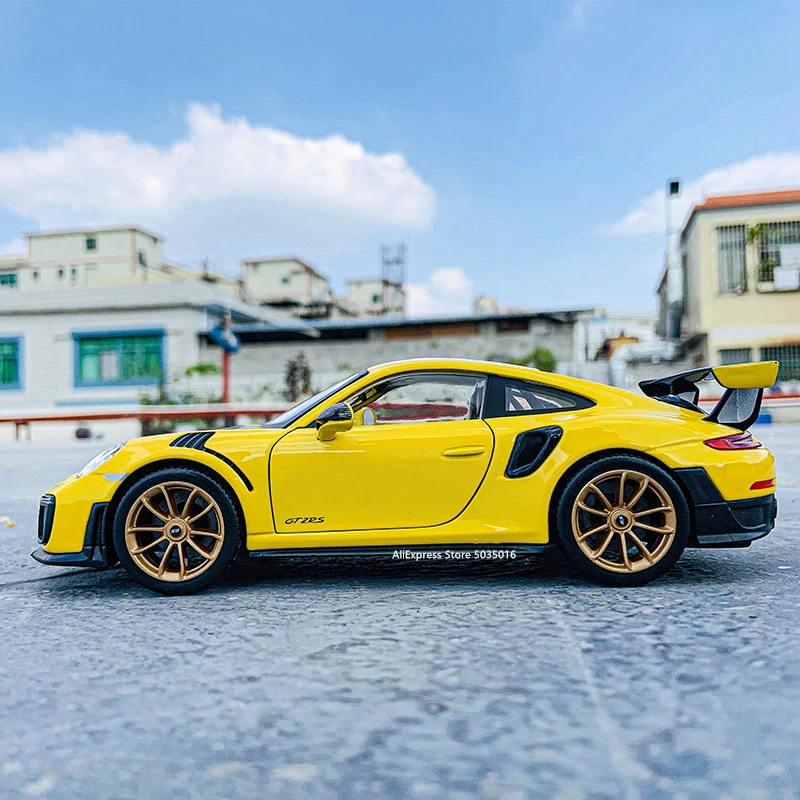 Модель автомобиля Maisto 1:24 Porsche 911 GT2 RS из сплава декоративная коллекция игрушечные