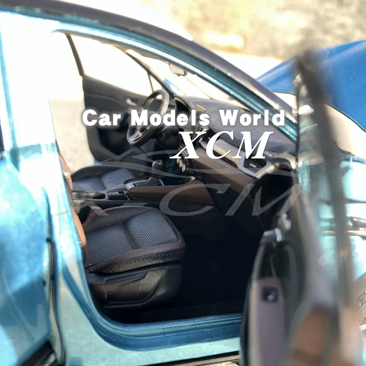 Литая модель автомобиля для CAPTUR Captur 1:18+ маленький подарок