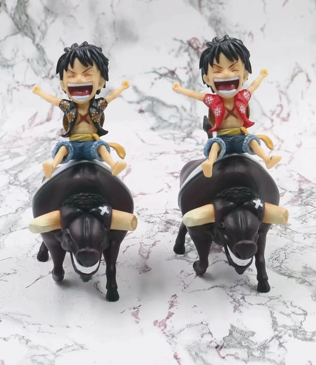 

Ollie Anime One Piece Luffy Bull Riding GK Statue Red Black And White with Pattern Boxed Garage Kit Decoration