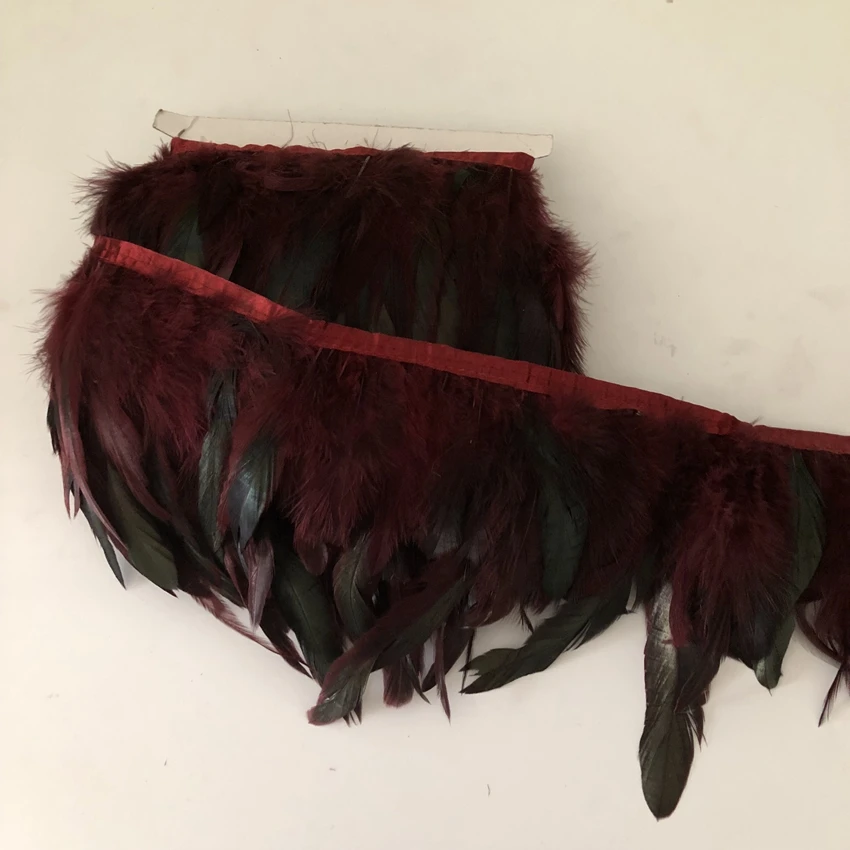

Wholesale 2 Yard long Dyed burgundy natural Rooster Feather Fringe trims height 4-6" for skirt /costume/wedding Deco Accessories