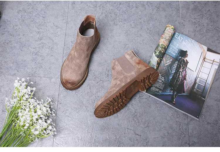 2548885215_446351068