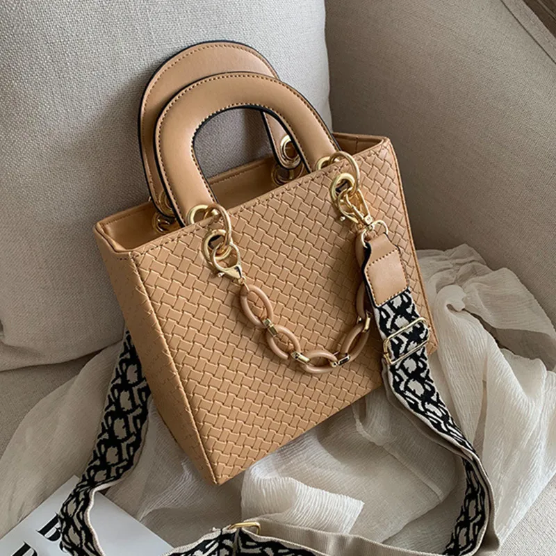 

Fashion Chains Small Square Bags Simple Cross Body Bags for Women One-shoulder Portable Large Capacity Bags Casual Designer Bags