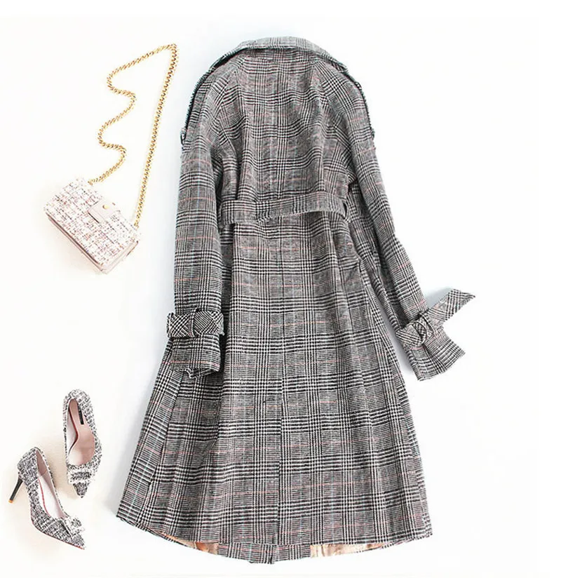 New Fashion Female Windbreakers Autumn Women Plaid Trench Coat Double-breasted Long Overcoat With Belt Outerwear R1172