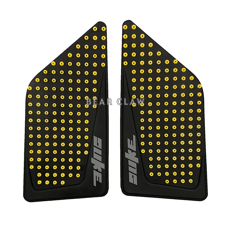 yellow One pair Противоскользящая наклейка на бак мотоцикла тяговые накладки боковое колено Ручка протектор для KTM DUKE 690 - Цвет: yellow One pair