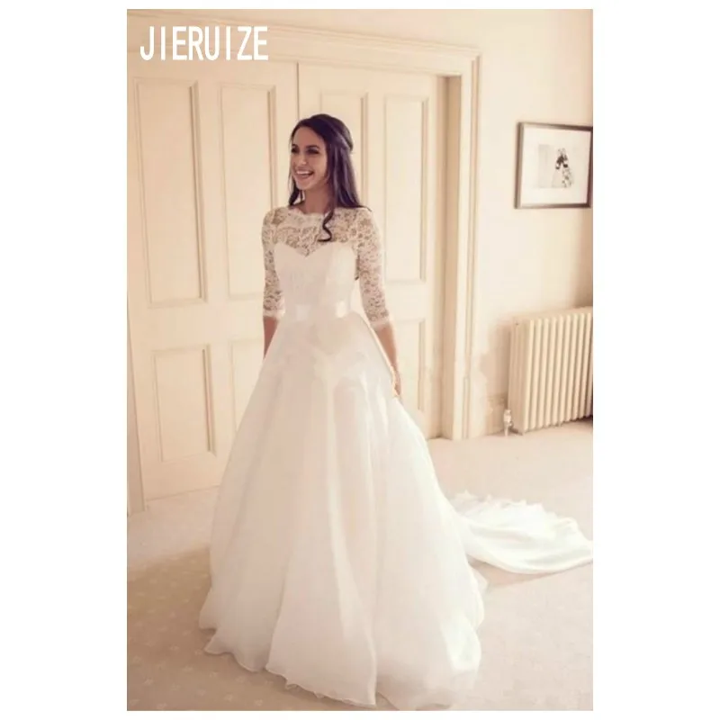 

JIERUIZE Modest Wedding Dresses Jewel Neck 3/4 Sleeves Covered Buttons Back Garden Lace Bridal Gown Country vestido de novia