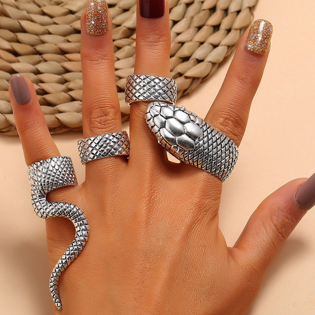 Snake Rings For Women Gold Color Black Heavy Metals Punk Rock Ring Vintage Animal Jewelry Wholesale Gifts