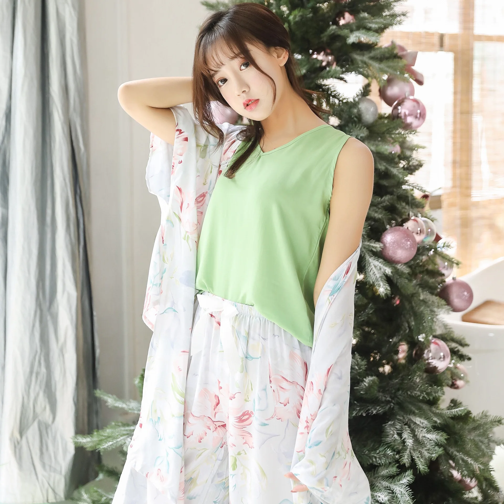 

1706 # Flower Color Hxy High Quality Long Sleeve Vest Sweet Pajamas Tracksuit Four-piece Set Series