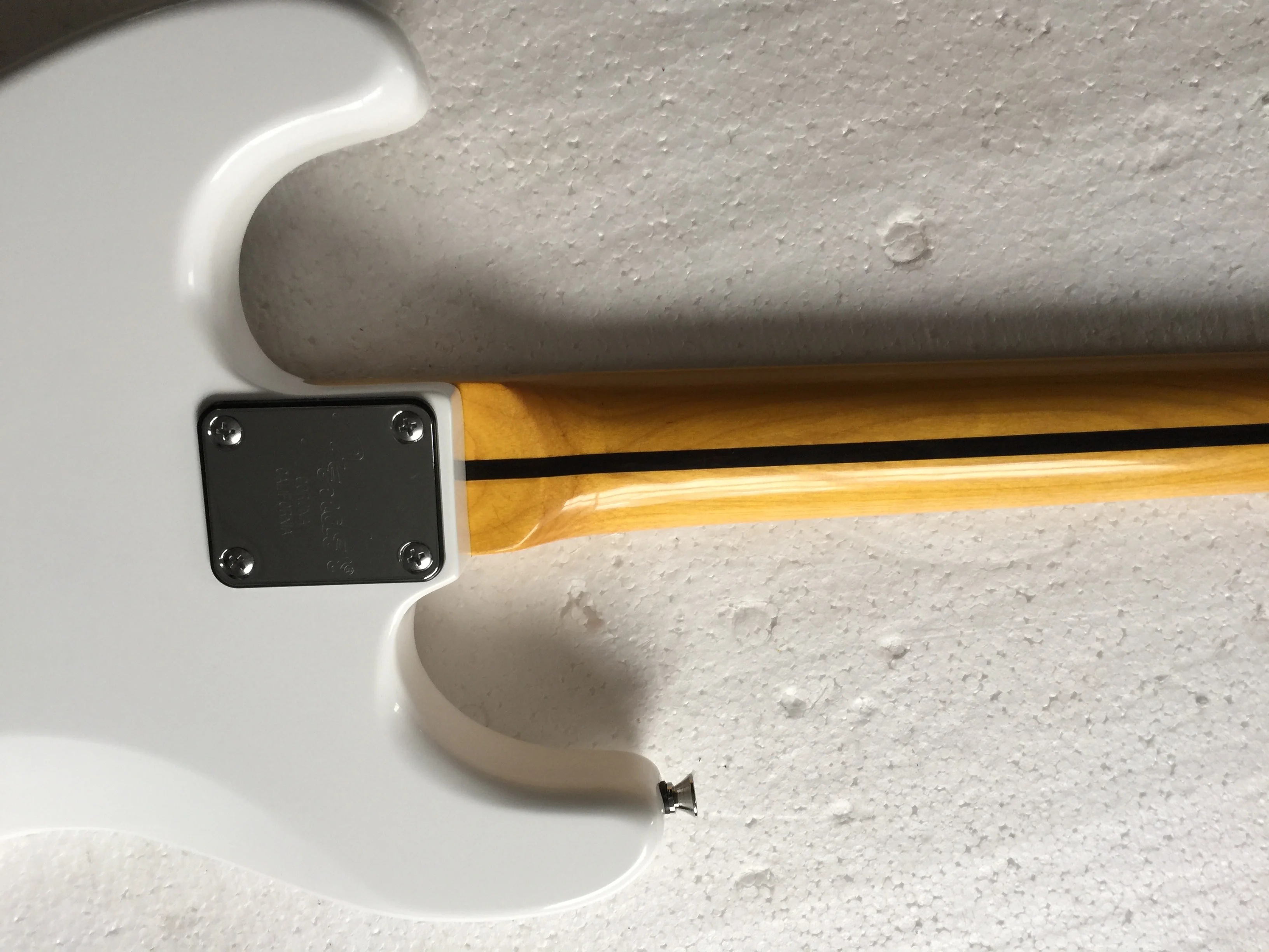 Высокое качество FPST-1006 белый цвет сплошной корпус белая накладка кленовый гриф электрогитара