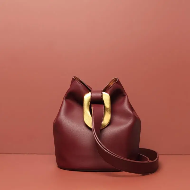 Nieuwe Lederen Retro Metalen Gesp Emmer Tas Een Schouder Handtas Vrouwelijke Tas Nieuwe Lederen Retro Metalen Gesp Emmer Tas Een Schouder Handtas Vrouwelijke Tas