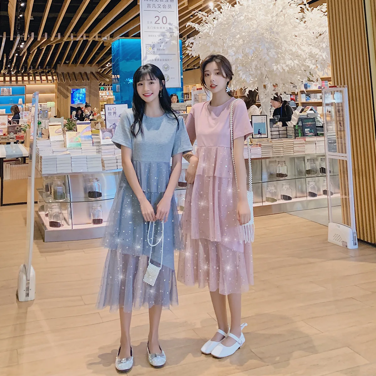 

2020 Summer New Style Gauze Flashing Moon And Stars Dress INS France Non-mainstream Immortal Elegant Sweet Cake Dress