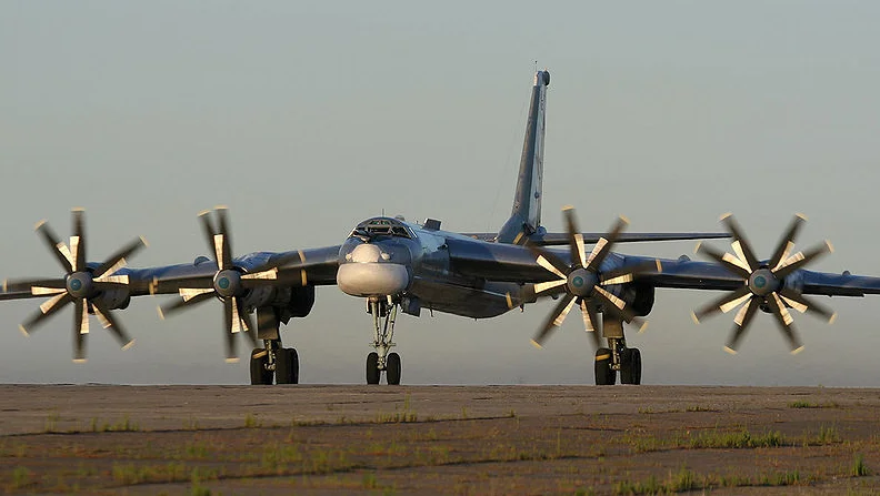 Фигурка TU95 русская Длинная модель летательного аппарата коллекционные вещи