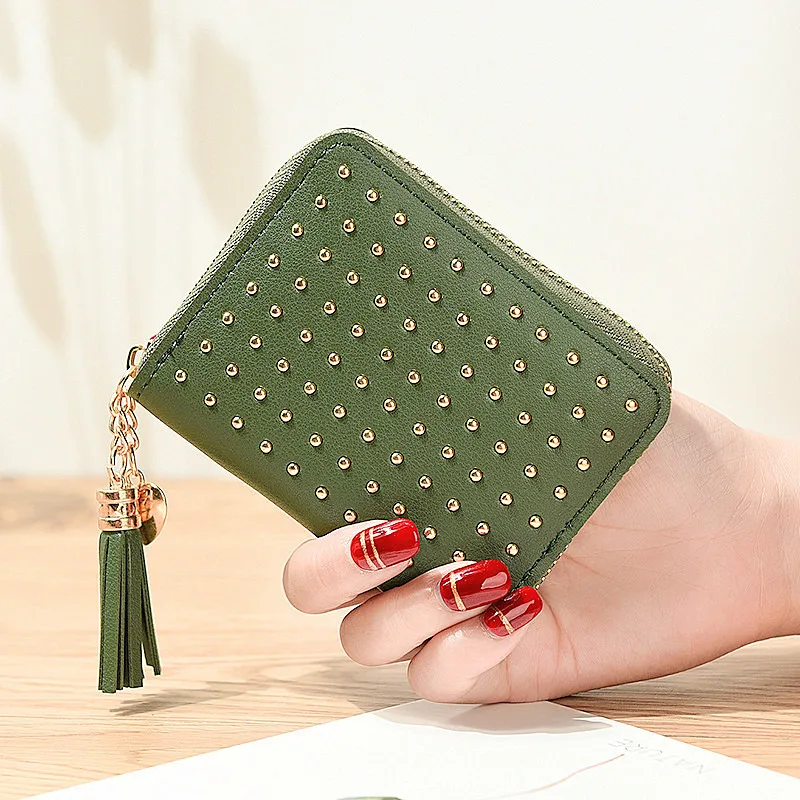 Модный корейский милый ретро кошелек с заклепками - Цвет: Зеленый