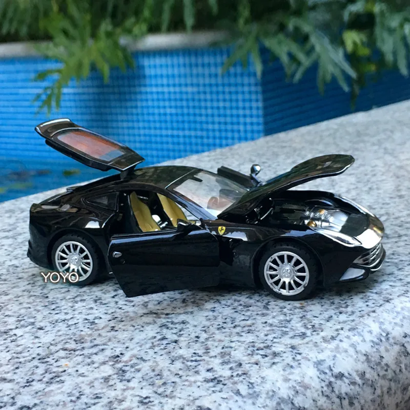 

1: 32 Sound And Light Warrior Car Model CHILDREN'S Toy Small Car Model Inertia Luxury Finished Product Decoration Non-Gift