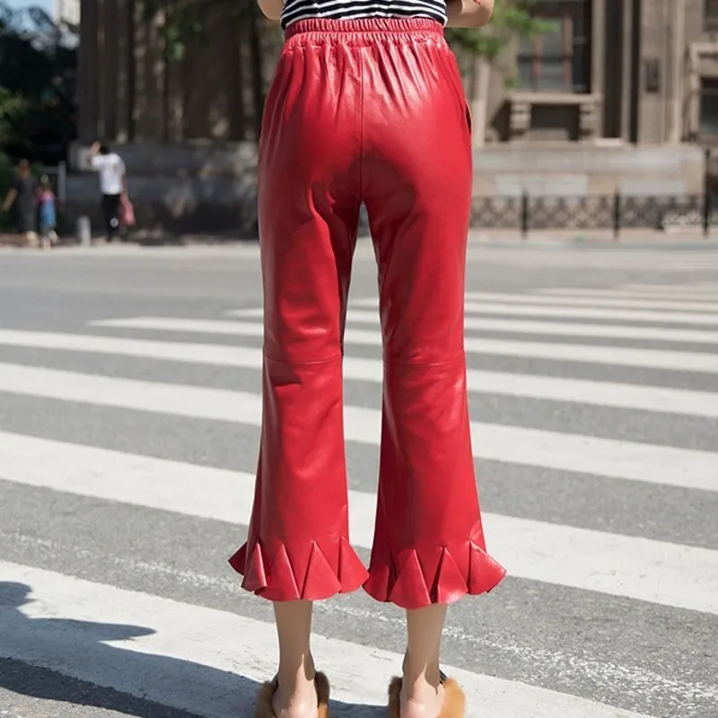 Hot Koop Solid Rood Zwart Lederen Kalf Lengte Broek Vrouwelijke Schapenvacht Broek Flare Broek Vrouwen Hoge Taille Streetwear Hot Koop Solid Rood Zwart Lederen Kalf Lengte Broek Vrouwelijke Schapenvacht Broek Flare Broek Vrouwen Hoge Taille Streetwear