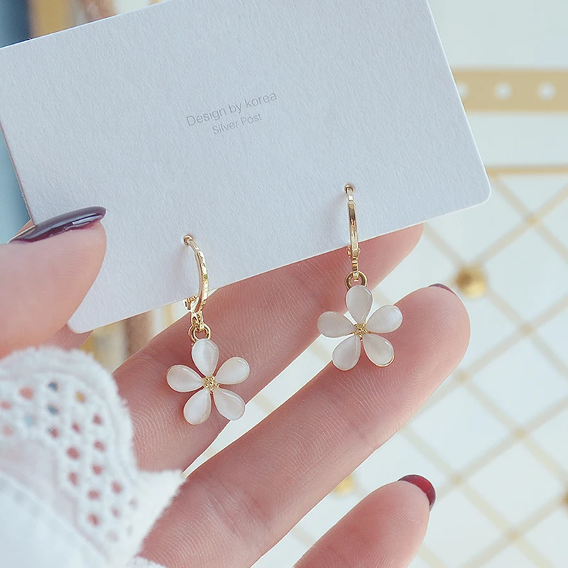 Ins Hot Sale Cute Simple Flower Opal Earring for Women Temperament Drop Earrings Wedding Daily Bijoux Accessories Pendant Gift