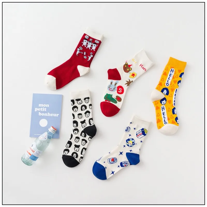 2Pairs/lot=4Pieces Spring Autumn Creative Cartoon Women Fashion Socks Sports Cotton Socks Casual Women