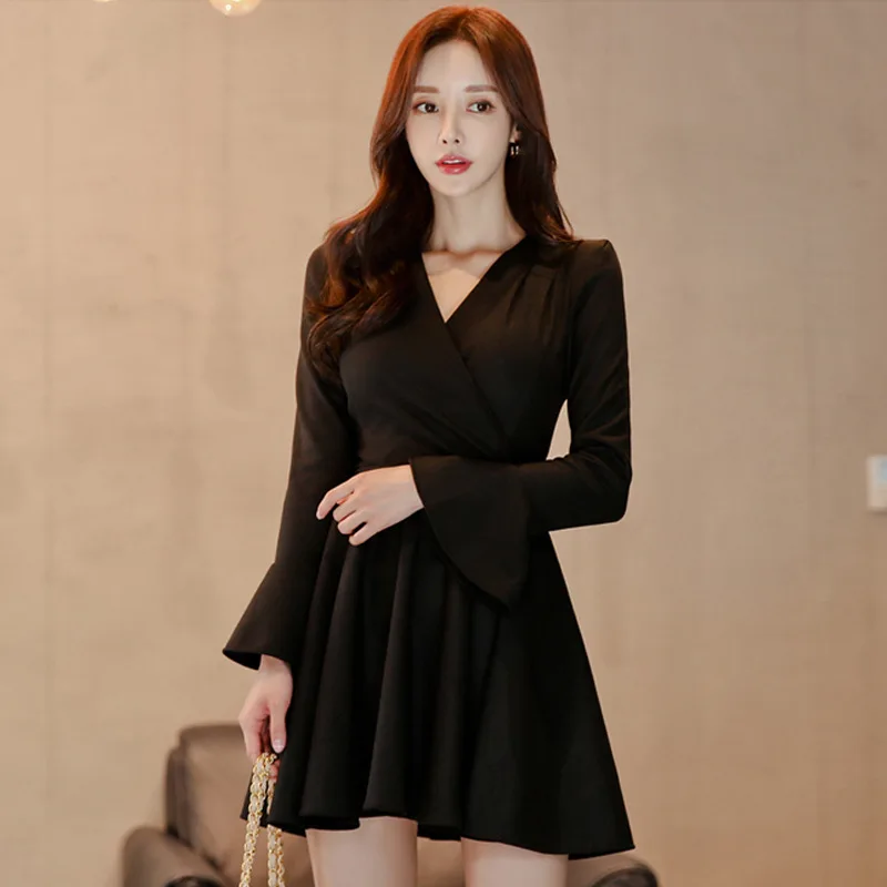 

Elegant Debutante Black And White with Pattern Suede Dress V-neck Waist Hugging Slim Fit Slimming A- line Skirt-Style Nightclub