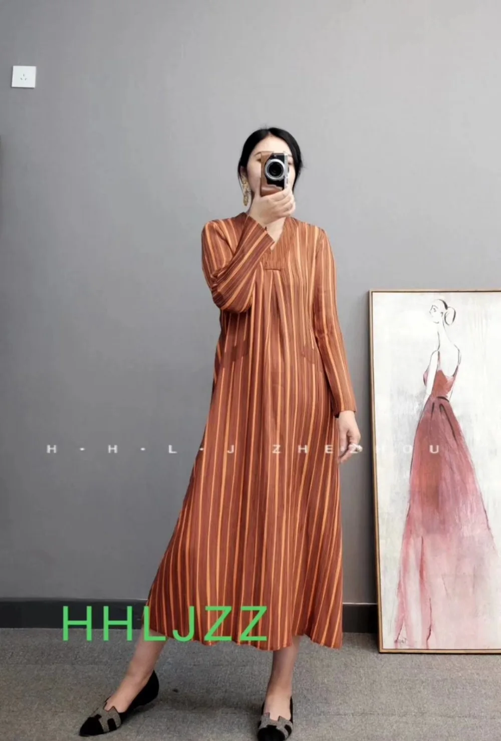 Горячая Распродажа Miyake модное Полосатое платье с длинным рукавом и v-образным вырезом длинное платье