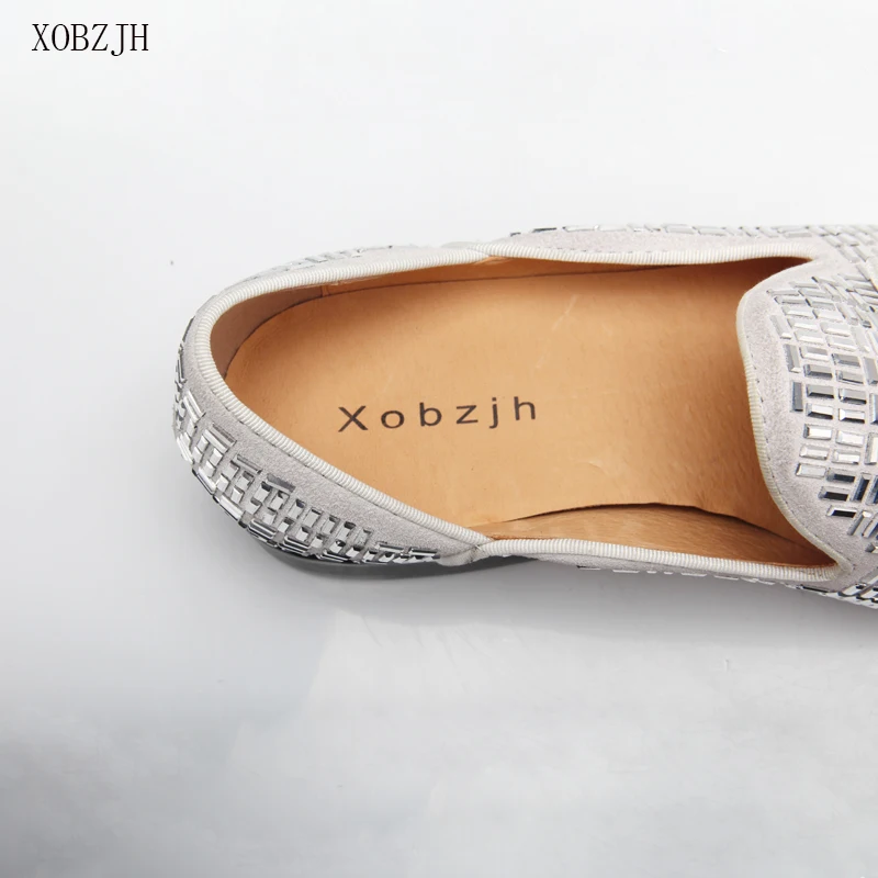 2019 New Men Dress Shoes Handmade Leisure Rhinestone Style Wedding Party Shoes Men Flats Silver Leather Loafers Shoes Big Size