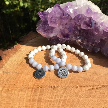 

Wholesale Natural AA Grade Blue Lace Agates Bracelet Fashion Women`s Howlite Bracelet Lotus Ohm Charm Wrist Mala Jewelry