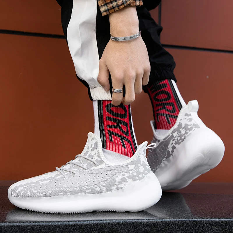 

2020 New Casual Shoes Men Breathable Autumn Mesh Shoes Sneakers Fashion Breathable Lightweight 350 Running Shoes Mens Sneakers