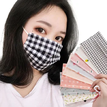 

10pcs/bag Adult Face Mask Disposable Mask 3-Layer Dust-proof with Meltblown Cloth Anti-dust Anti-spitting Cartoon Printed Mask