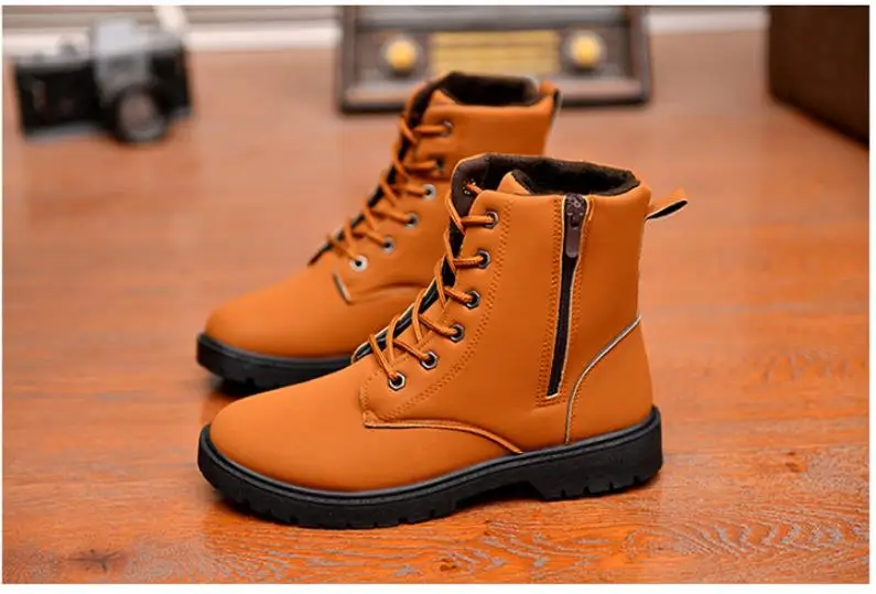Winter men's warm leather boots fashion leisure high help men snow boots outdoor mountaineering waterproof men's work boots