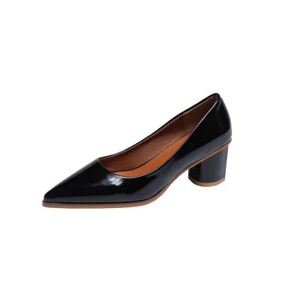 

High-heeled women's spring and autumn 2020 early spring new mid-heel wild square head shallow mouth small fresh French shoes
