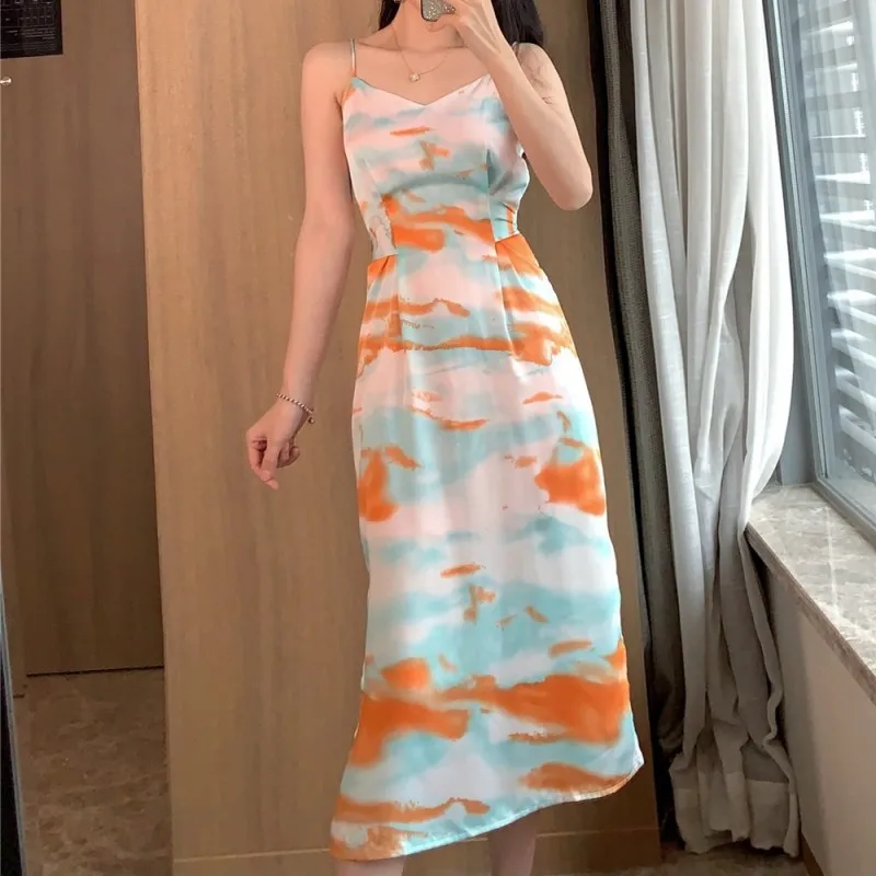 Рисунок 2 - Модное летнее платье на шнуровке с тонкими бретельками