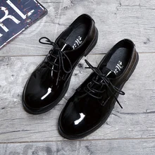 Туфли на плоской подошве из лакированной кожи в британском стиле; женские лоферы на шнуровке; слипоны; женская обувь на толстом каблуке с круглым носком