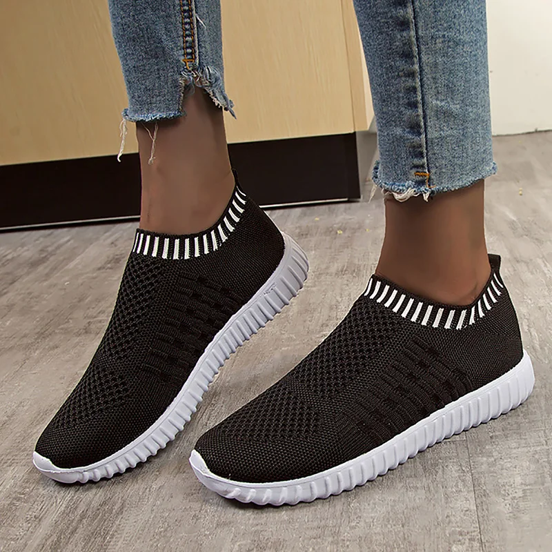 

Slip on Sneakers women Mesh Big size 43 Platform Striped Running shoes woman Non slip Spring/Summer Women Sneakers Breathable