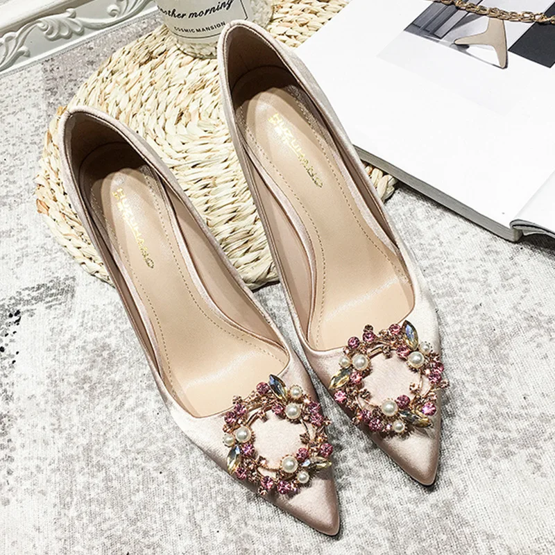 

2019 four seasons single shoes women shallow mouth metal rhinestone single shoes round buckle pointed high heels wild women's sh