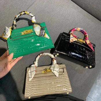 

Free Silk Ribbon Designer Luxury Brand Crossbody Bags for Women Mini Genuine Leather Purses and Handbags Single Shoulder sac L-V