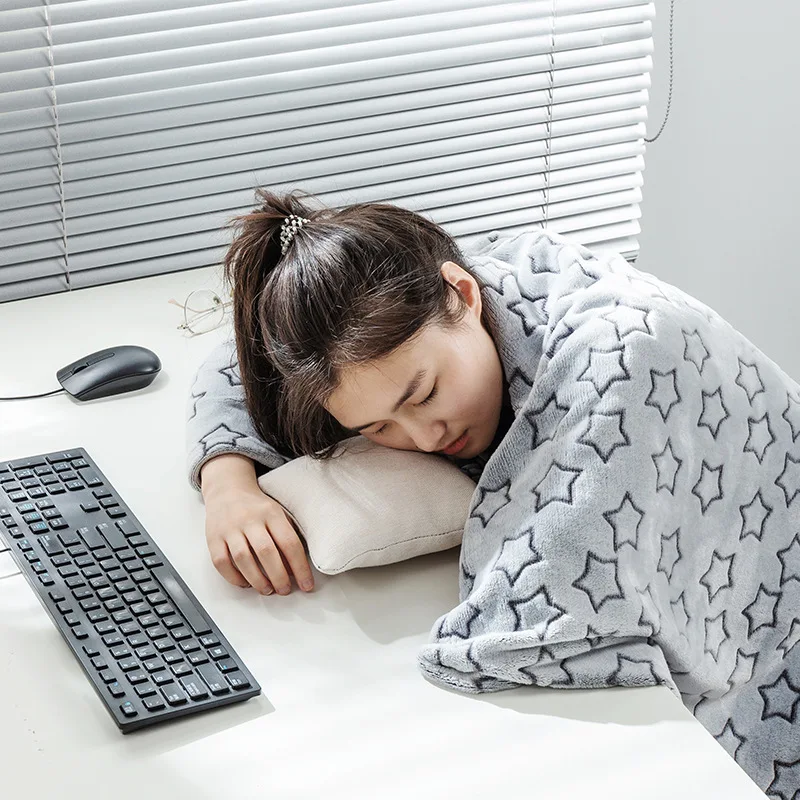 

Single Side Star Cut Flower Small Blanket Summer for Student Air Conditioner Siesta Blanket Double-sided Plush Office Blanket