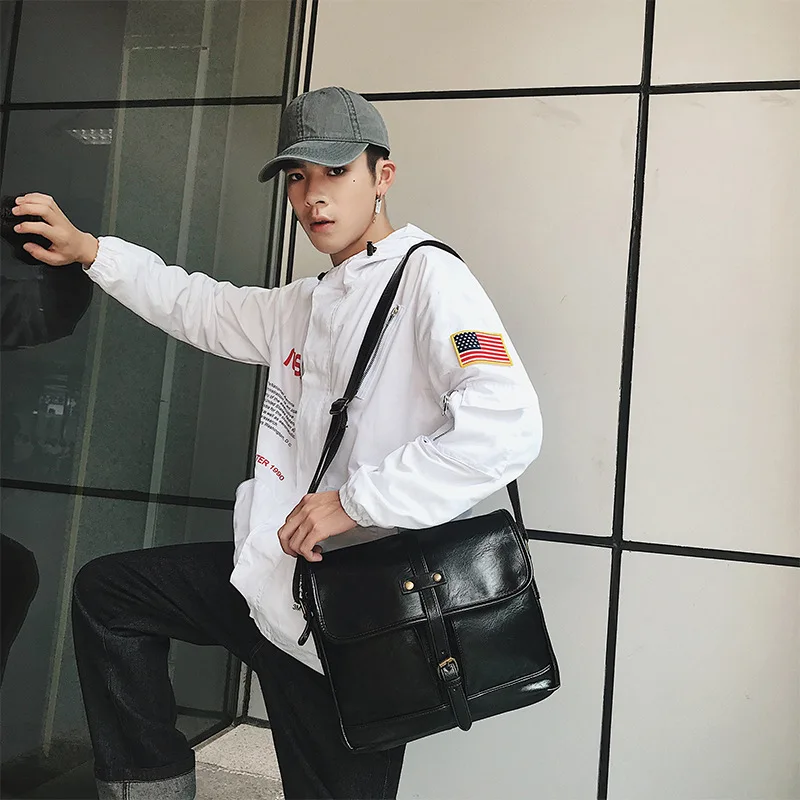 

Retro Korean men's bags retro postman bags in Europe and America new men's shoulder bags