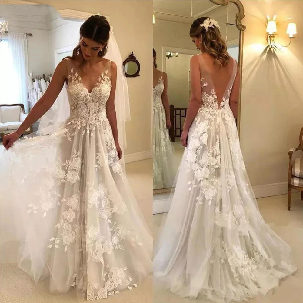 

Appliques A-Line Boho Wedding Dress Plus Size Vintage V Neck Backless Wedding Gown Simple Bridal Dress vestido de noiva 2020