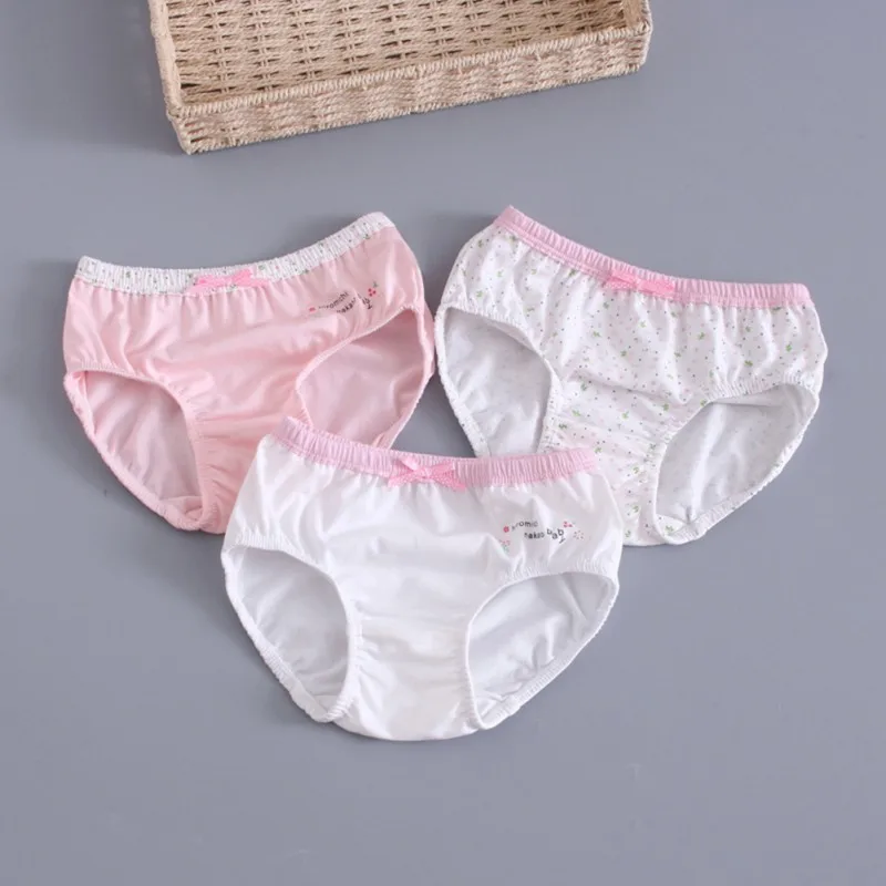 Baby in panties. детское нижнее белье. детское нижнее белье для девочек. Baby panties. трусы для девочки с принцессами.