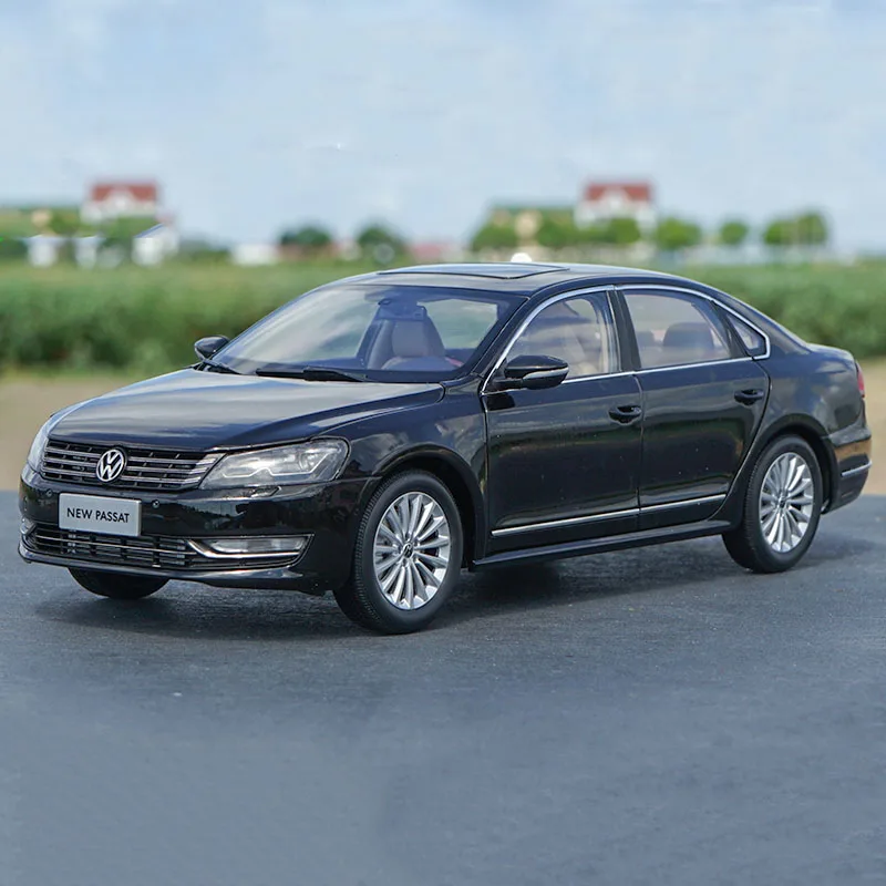 Литая модель автомобиля из металлического сплава в масштабе 1:18 коллекция